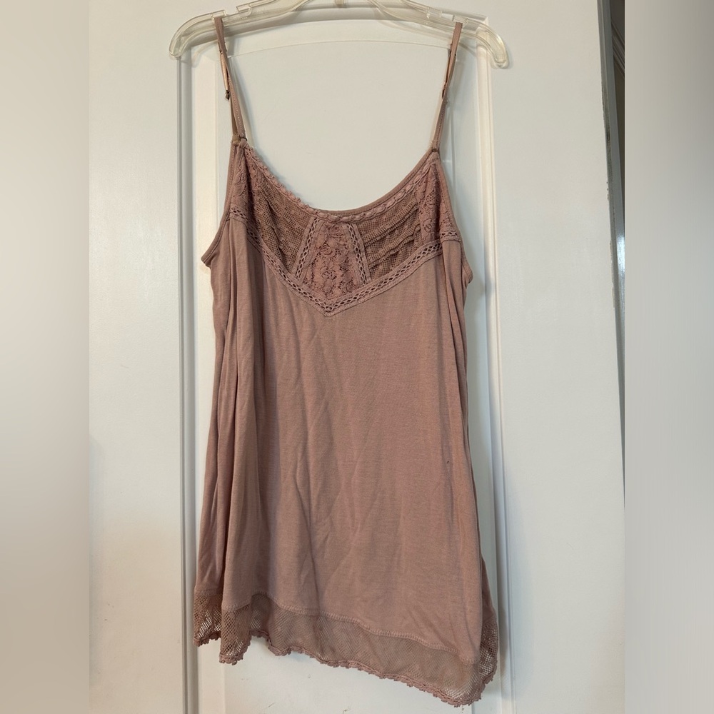American Eagle Mauve Lace Tiered Tank Top Size L